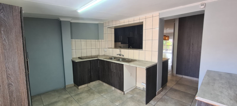 4 Bedroom Property for Sale in Fraaiuitsig Western Cape